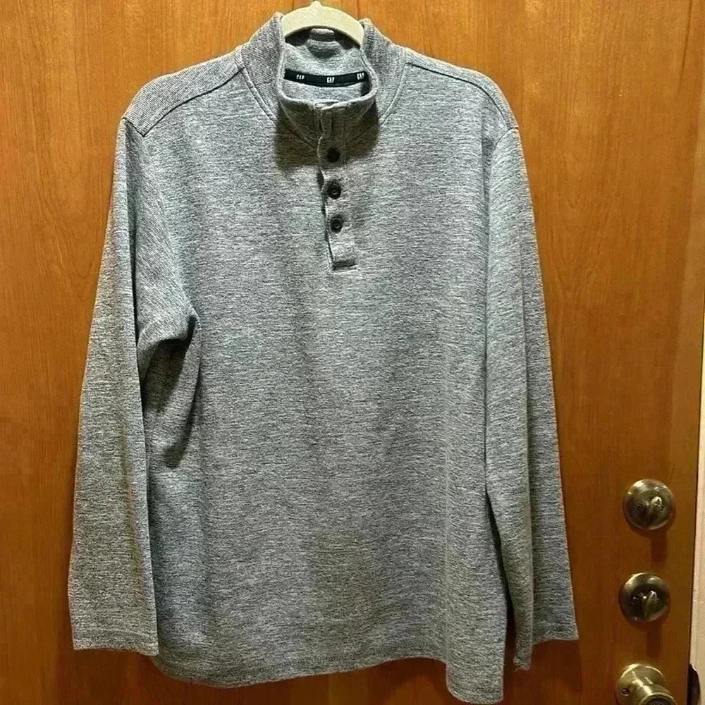 Gap button down pull over men’s size XL